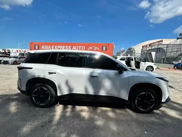 Toyota BoZhi 3X — Фото автомобиля 2