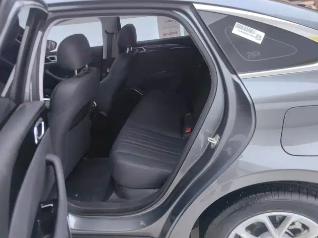Geely Galaxy Stellar 6 — Фото автомобиля 11