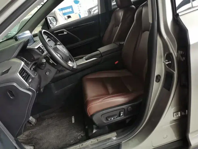 Lexus RX — Фото автомобиля 14