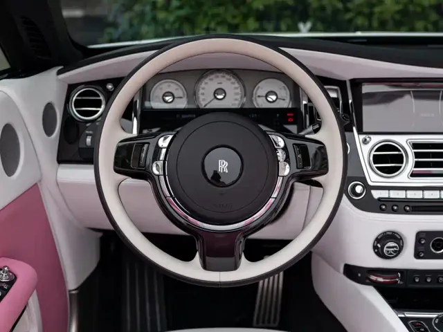 Rolls-Royce Dawn — Фото автомобиля 12