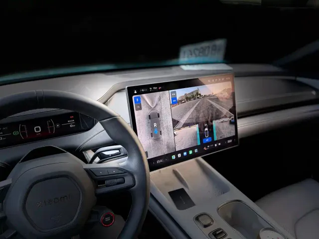 Xiaomi SU7 — Фото автомобиля 8