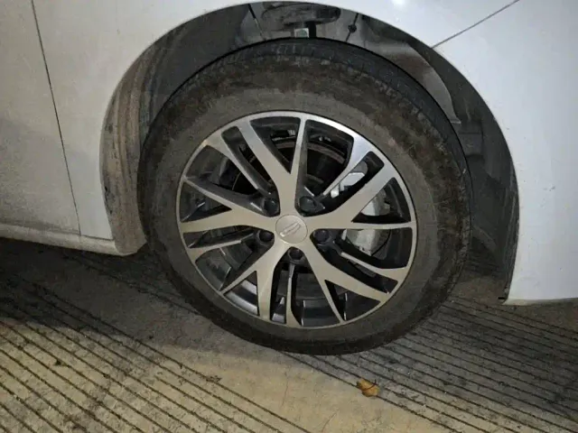 Geely Emgrand — Фото автомобиля 8