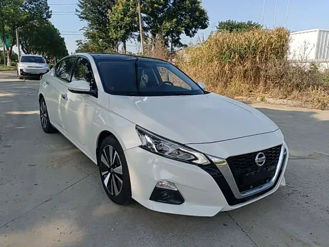 Nissan Teana — Фото автомобиля 3