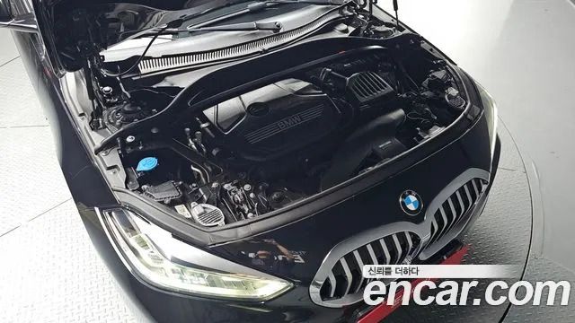 BMW 1 Series F40 — Фото автомобиля 5