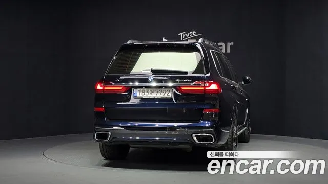BMW X7 — Фото автомобиля 4