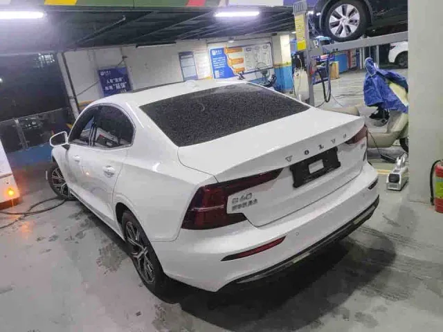 Volvo S60 — Фото автомобиля 7