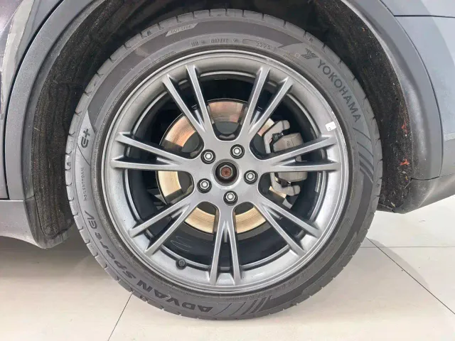 Tesla Model Y — Фото автомобиля 8