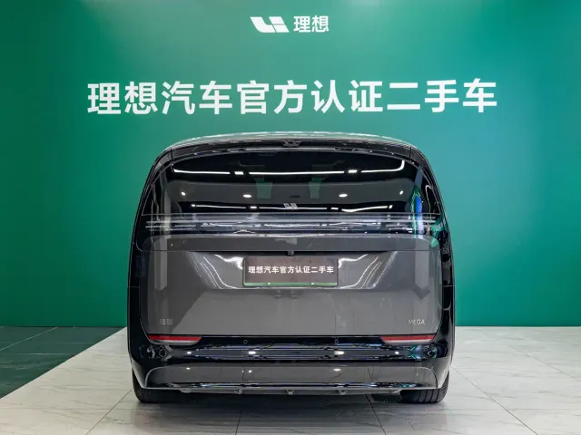 Li Auto MEGA — Фото автомобиля 3