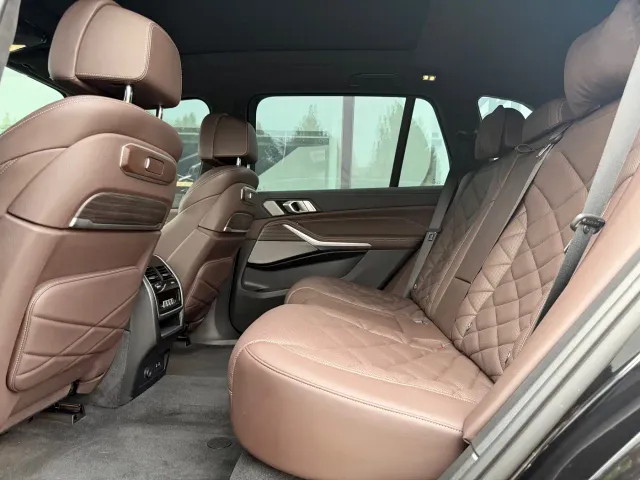 BMW BMW X5 2023 xDrive 40Li M Sport Black Night Package — Фото автомобиля 18
