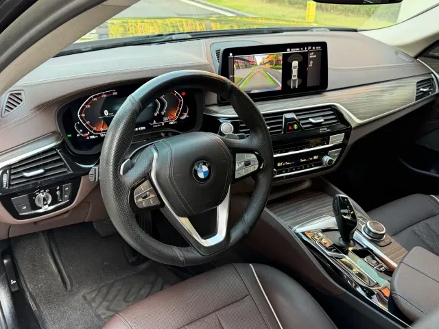 BMW 5 Series — Фото автомобиля 19