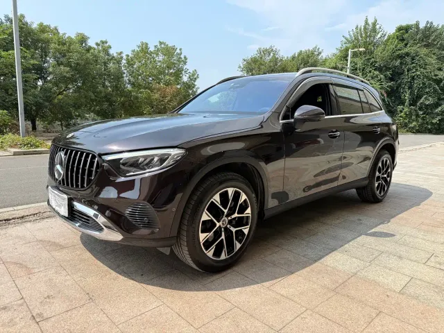Фотография автомобиля — Mercedes-Benz GLC-Class
