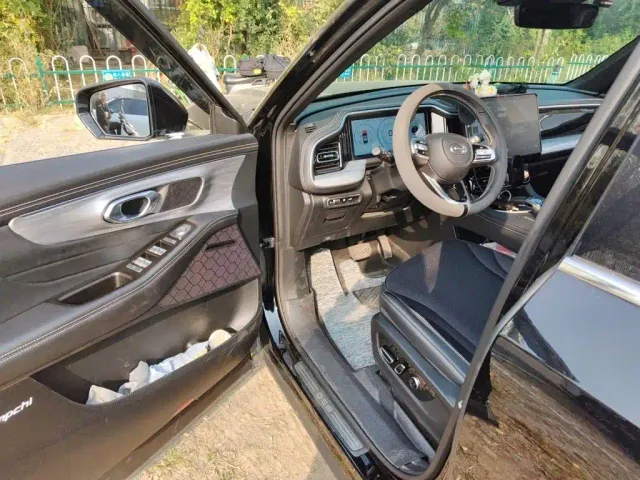GAC Trumpchi GS8 — Фото автомобиля 13