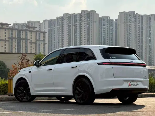 Li Auto L7 — Фото автомобиля 9