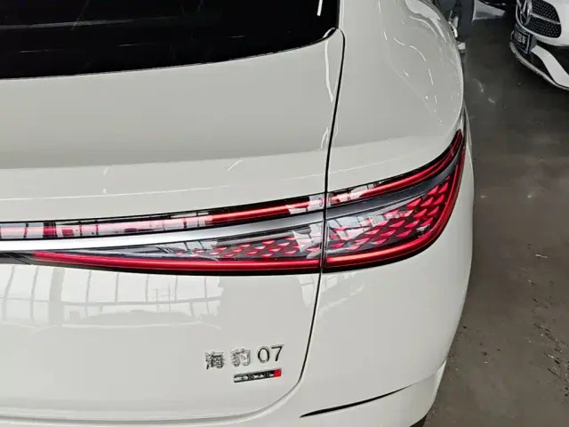 BYD Seal 07 DM-i — Фото автомобиля 7