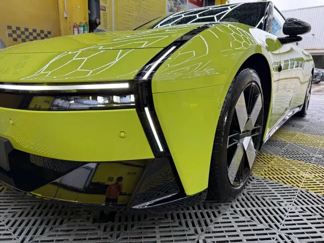Xpeng P7 — Фото автомобиля 4