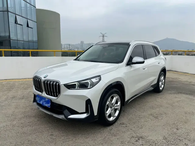 Фотография автомобиля — BMW X1