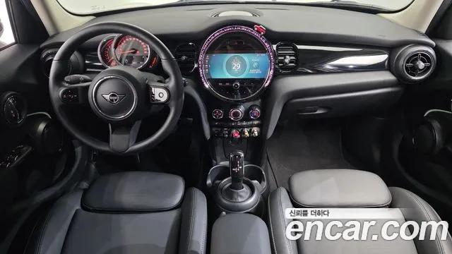 Mini Cooper Cooper 5 дверей Classic Launch Pack — Фото автомобиля 7