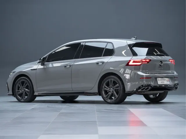 Volkswagen Golf — Фото автомобиля 9