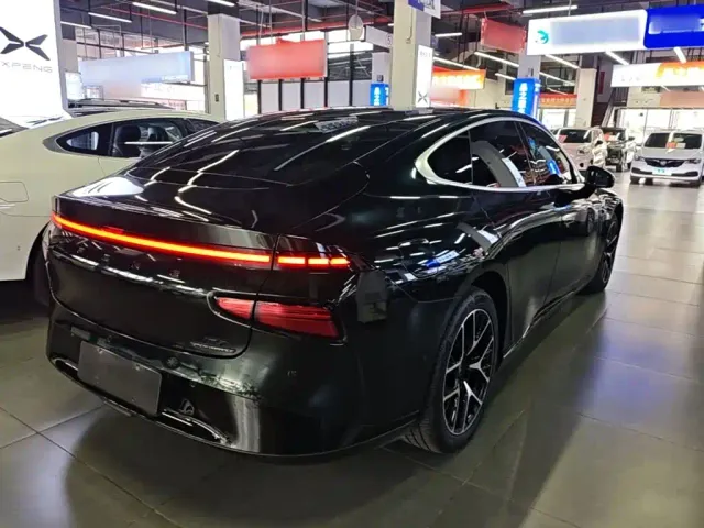 Xpeng P7 — Фото автомобиля 6