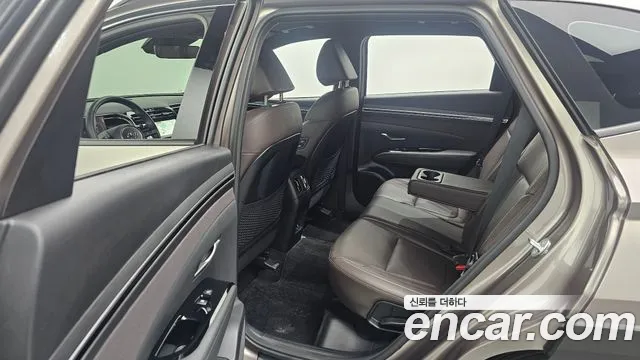 Hyundai Tucson Tucson (NX4) Бензин 1.6 турбо 2WD — Фото автомобиля 14