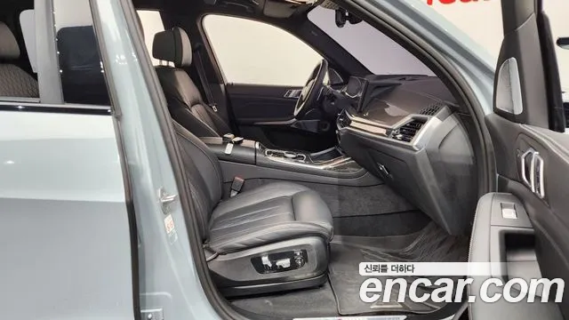 BMW X7 M60i xDrive M Sport 6 мест — Фото автомобиля 26