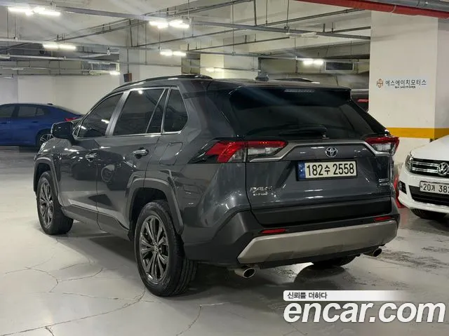 Toyota RAV4 — Фото автомобиля 6