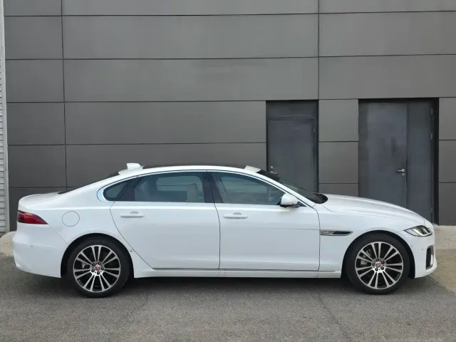 Jaguar XFL — Фото автомобиля 4