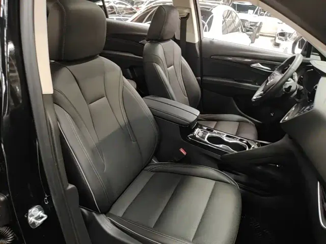Buick Envision Plus — Фото автомобиля 24
