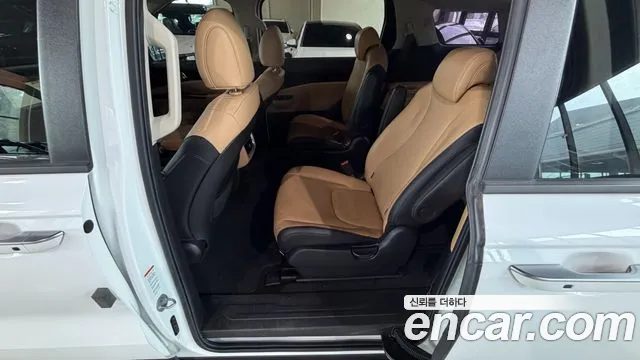 Kia Canival Carnival 4 поколение Бензин 9 мест Prestige — Фото автомобиля 4