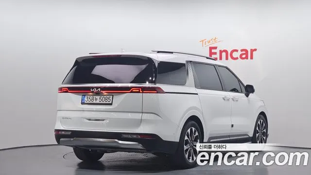 Kia Canival — Фото автомобиля 2