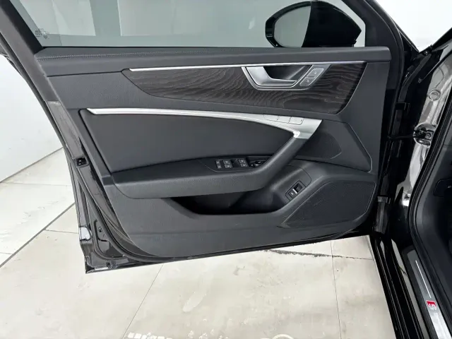 Audi A6L — Фото автомобиля 9