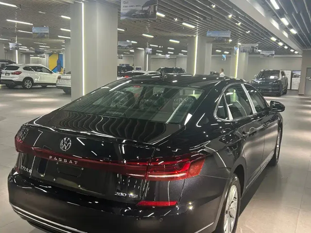 Volkswagen Passat — Фото автомобиля 5