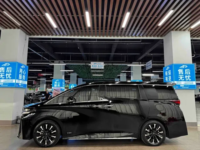 Toyota Vellfire — Фото автомобиля 18