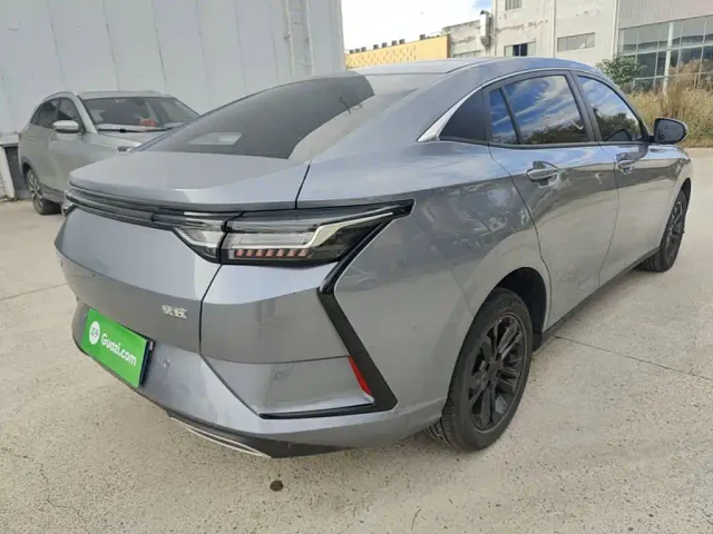 Dongfeng Yixuan — Фото автомобиля 6