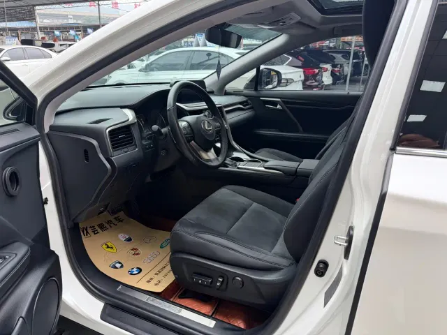 Lexus RX — Фото автомобиля 9