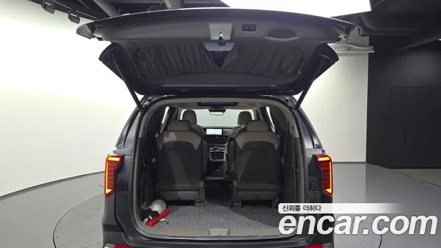 Kia Carnival — Фото автомобиля 26