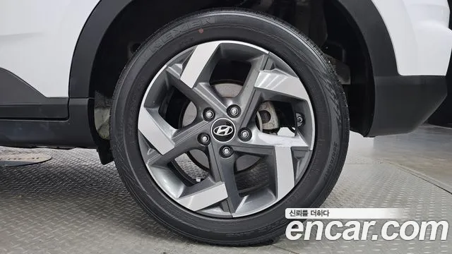 Hyundai Venue — Фото автомобиля 6