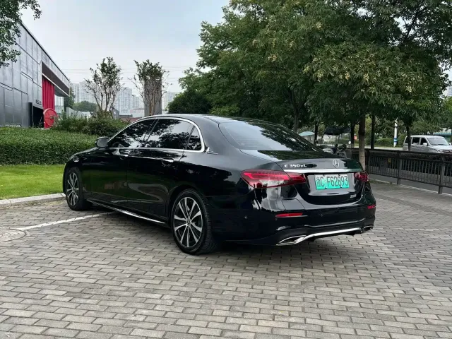 Mercedes-Benz E-Class — Фото автомобиля 7