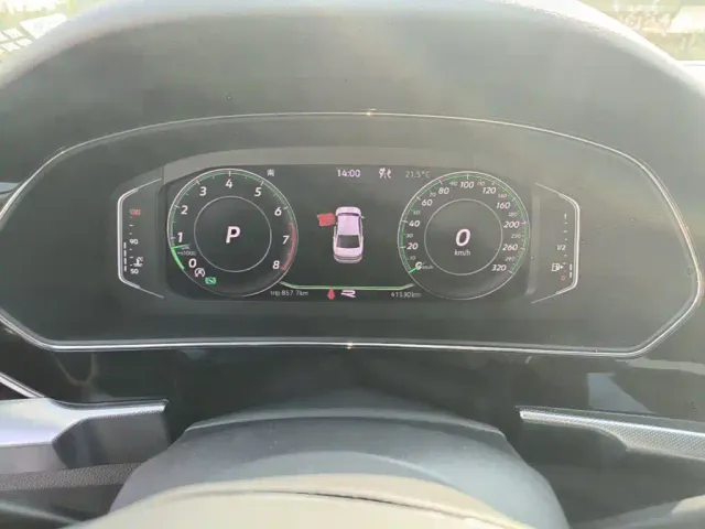 Volkswagen Passat — Фото автомобиля 11