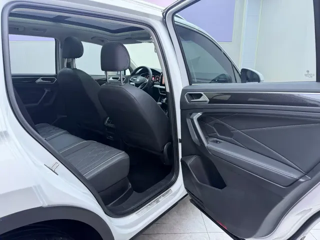 Volkswagen Tiguan L — Фото автомобиля 21