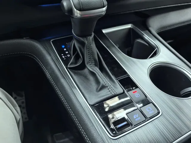 Toyota Sienna — Фото автомобиля 10