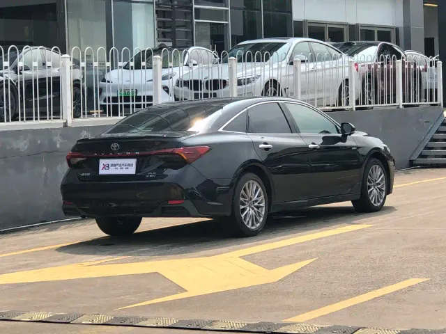 Toyota Avalon — Фото автомобиля 4