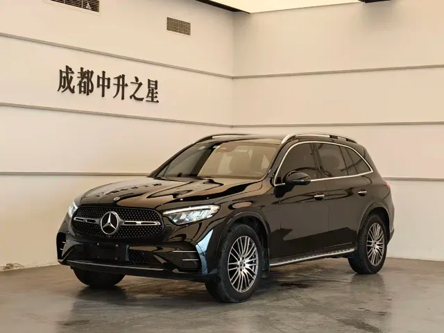 Фотография автомобиля — Mercedes-Benz GLC-Class