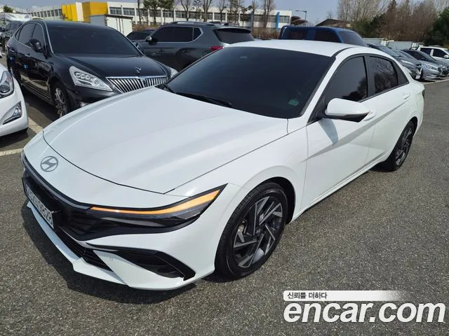 Hyundai Avante CN7 — Фото автомобиля 2