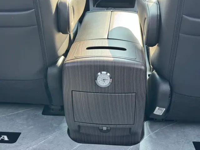 Honda Elysion — Фото автомобиля 12
