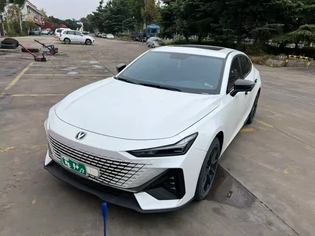 Changan UNI-V — Фото автомобиля 3