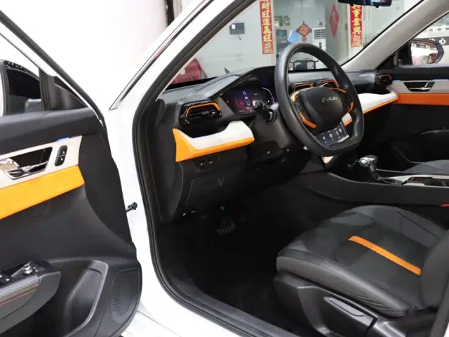 Dongfeng Yixuan — Фото автомобиля 9