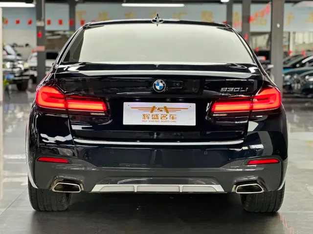 BMW 5 Series — Фото автомобиля 9