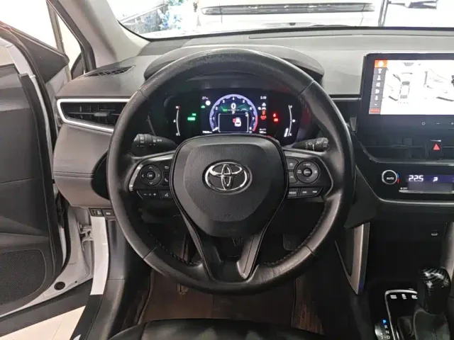 Toyota Corolla Cross — Фото автомобиля 10