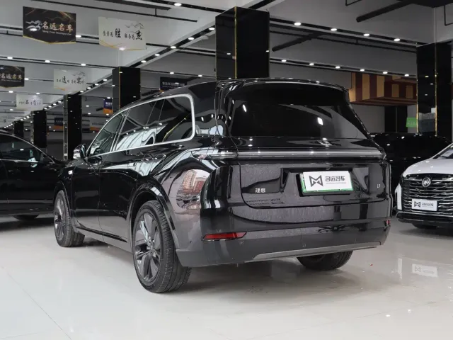 Li Auto L9 — Фото автомобиля 20